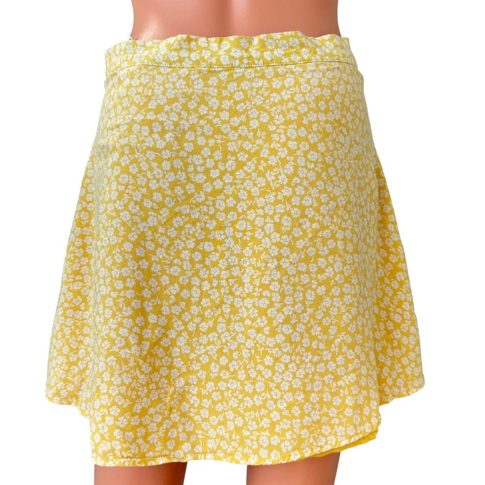 Skirt H&M Divided Yellow Floral Button Front Mini Skirt Size 6 Womens Viscose - Picture 3 of 9
